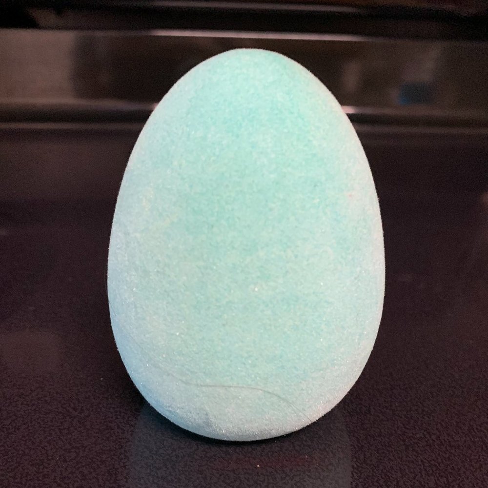 Momentum turquoise egg